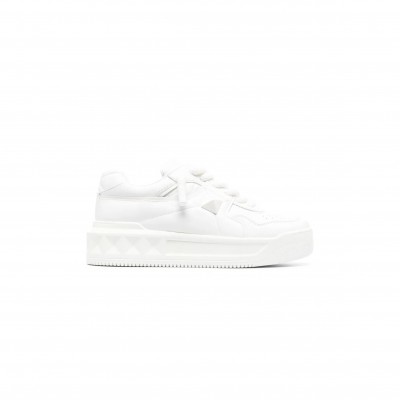 VALENTINO ONE STUD XL NAPPA LEATHER LOW-TOP SNEAKER YS0G37XTM_0BO